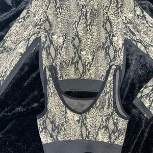 Women’s Small Fabletics Workout Set